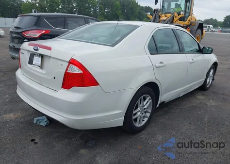 2010 Ford Fusion S из США, поврежденный, VIN 3FAHP0GAXAR265366